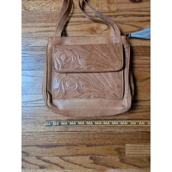 Vintage Tooled Leather Crossbody Purse Made In Paraguay - Picture 8 of 8